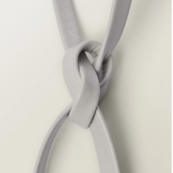 128. MANGO MNG Flower Thin Leather Belt $50 EUC OS - Picture 5 of 5